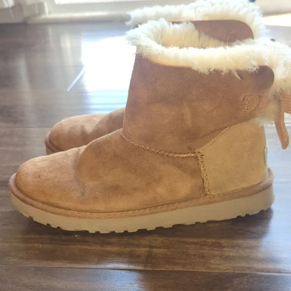 UGG Women's Sheepskin Boots Size 7 - Picture 5 of 5